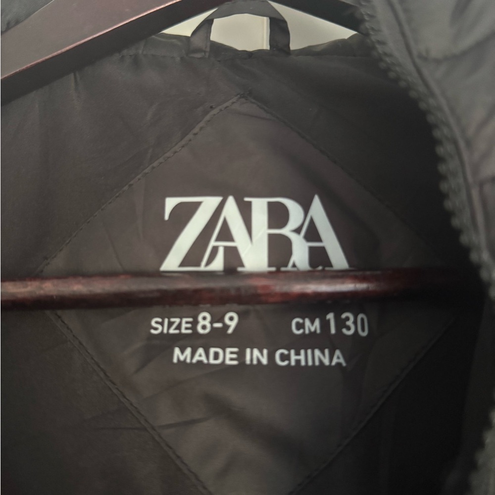 ZARA Kids Matte Black Hooded Puffer Vest Unisex Size 8-9 - Picture 4 of 5